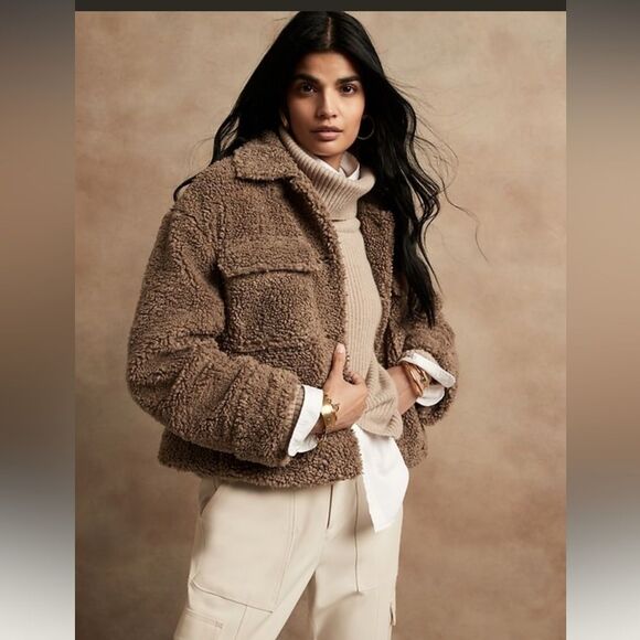 LAST CHANCE Cropped Sherpa Trucker Jacket - Picture 1 of 8